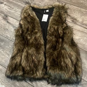 NWT H&M fur vest